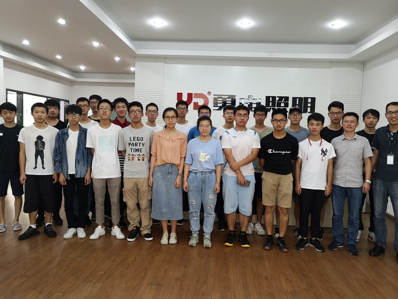 实践并行 成长共进 | 浙大学子走进星空官网入口照明